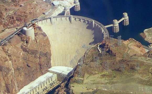 What does the Hoover dam power?